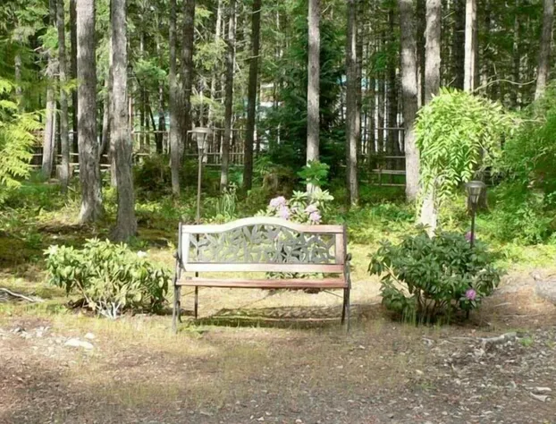 Cedar Song B & B and Cottage hotel detail image 3