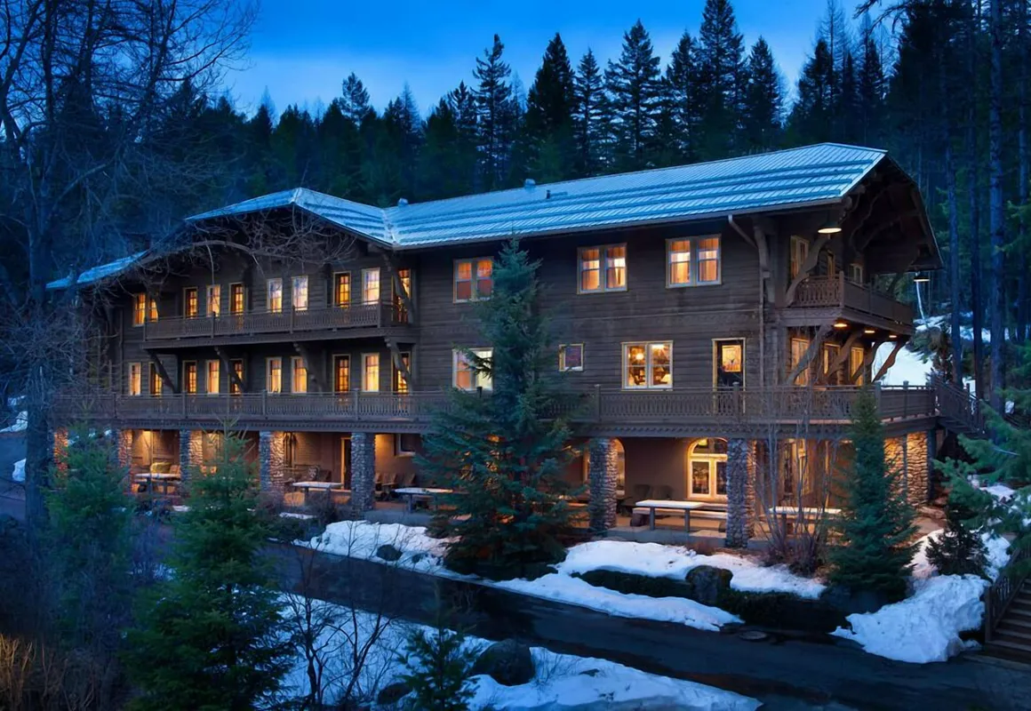 Belton Chalet hotel hero