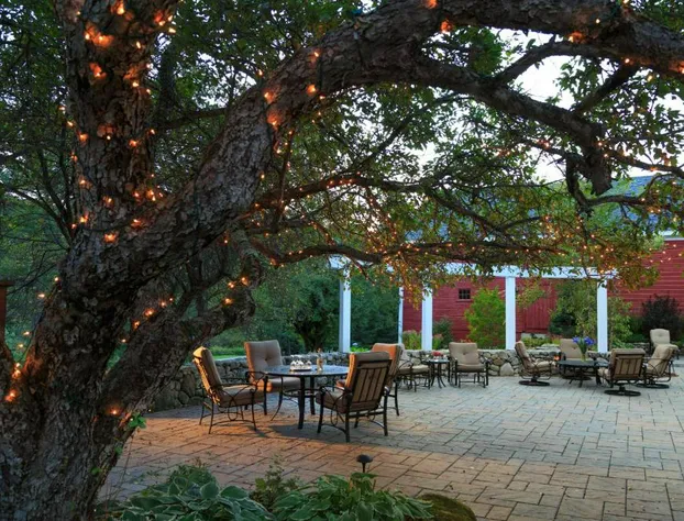 Inn at Pleasant Lake hotel detail image 3