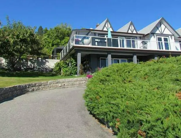 Le Chateau du Lac hotel detail image 4