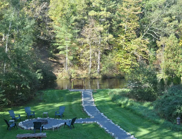 Red Moose Lodge hotel detail image 3