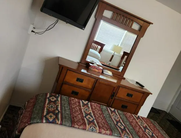 Hi-Way Motel hotel detail image 3