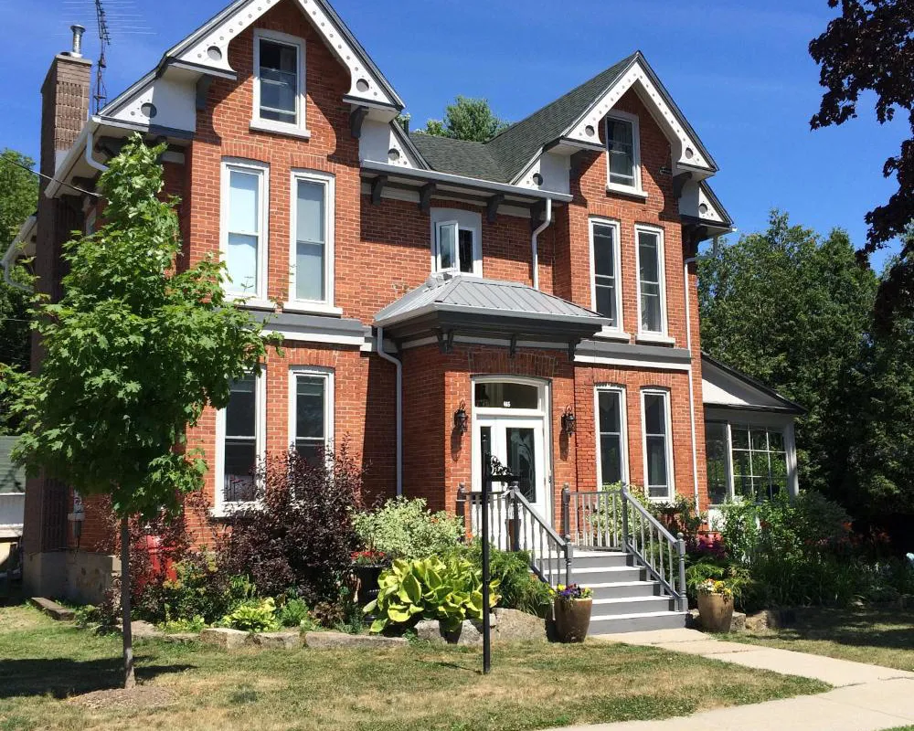 Seaway Manor hotel hero