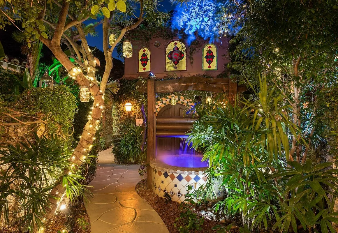 Lucille Palm Springs hotel hero