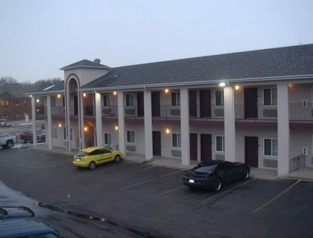 Townhouse Inn & Suites hotel detail image 3