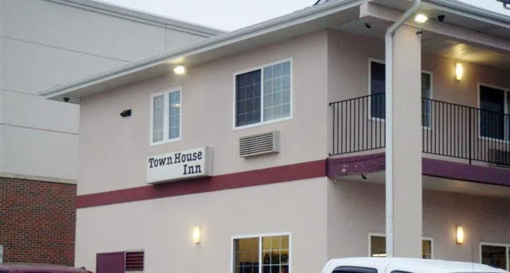 Townhouse Inn & Suites hotel hero