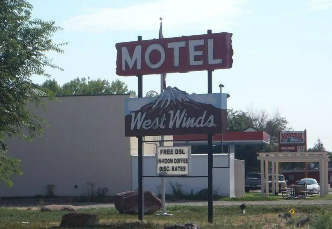 West Winds Motel hotel hero