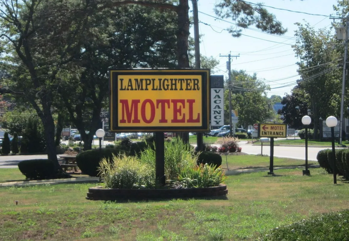 Lamplighter Motel - Clinton, Connecticut hotel hero
