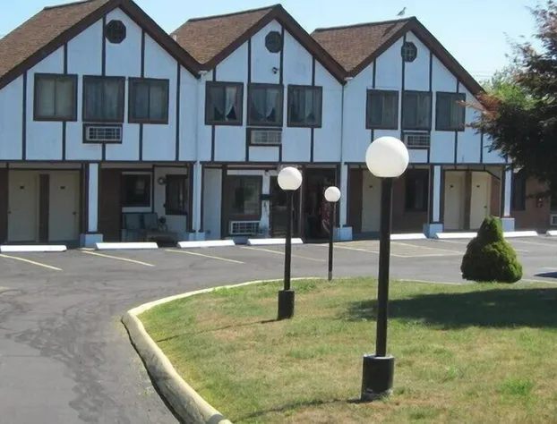 Lamplighter Motel - Clinton, Connecticut hotel detail image 1