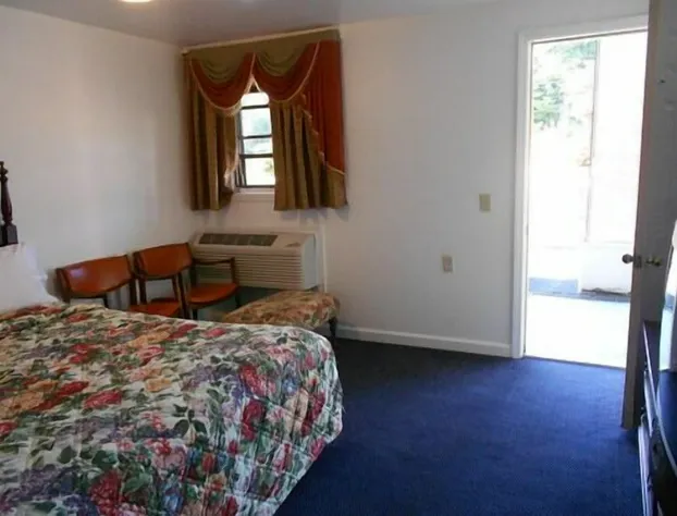 Lamplighter Motel - Clinton, Connecticut hotel detail image 3