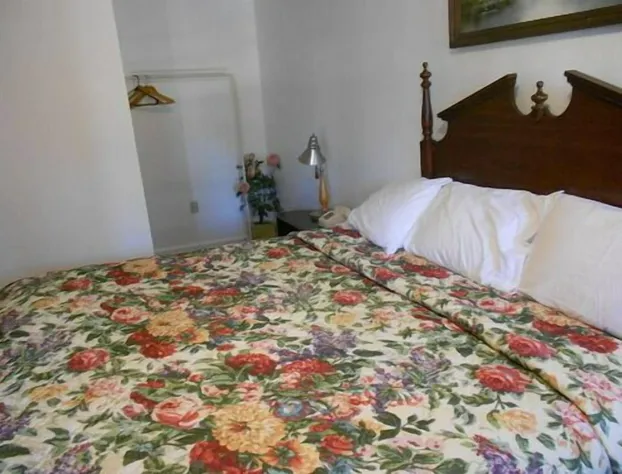 Lamplighter Motel - Clinton, Connecticut hotel detail image 4