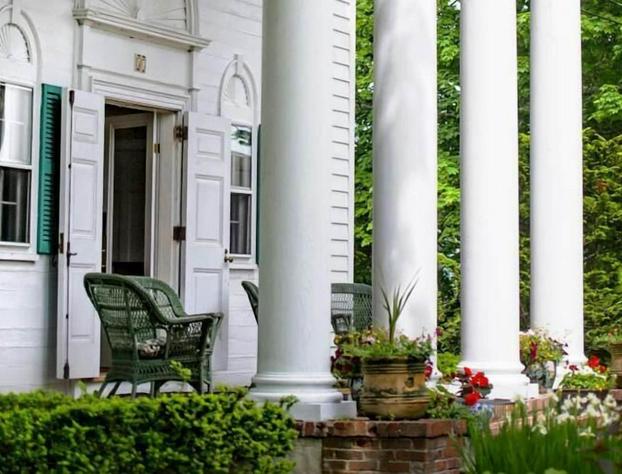 Anne's White Columns Inn hotel detail image 4