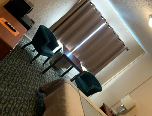 Townhouse Inn & Suites hotel detail image 2