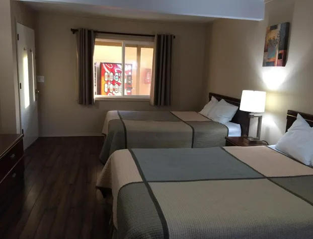 Townhouse Inn & Suites hotel detail image 4