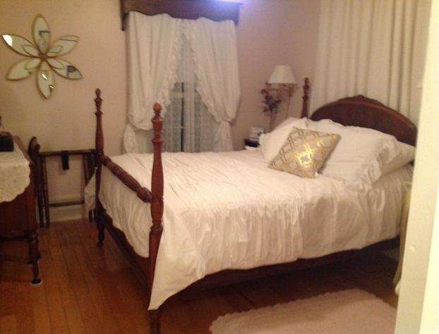 Maple Tourist Home Bed & Breakfast hotel detail image 2