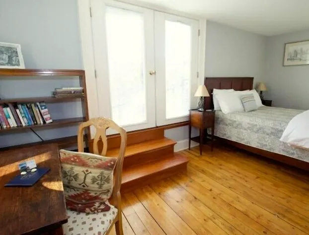 24 East Main Street B&B hotel detail image 3