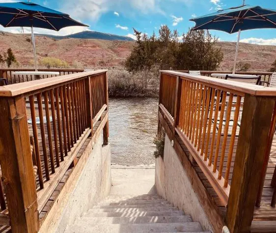 The Trail's End hotel detail image 1
