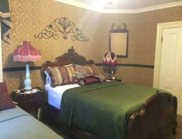 Weaverville Whitmore Inn hotel detail image 4