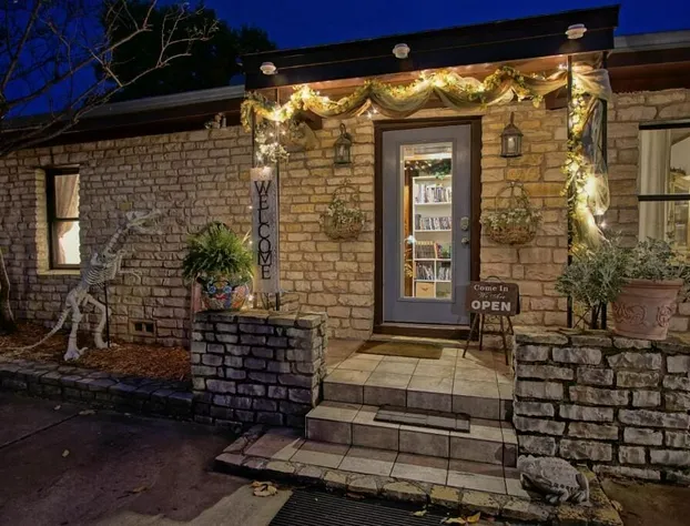 Live Oak B&B hotel detail image 1