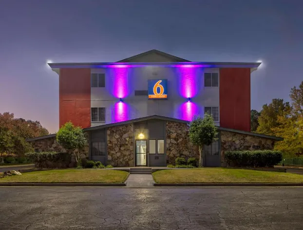 Motel 6 Little Rock, AR - South hotel detail image 1