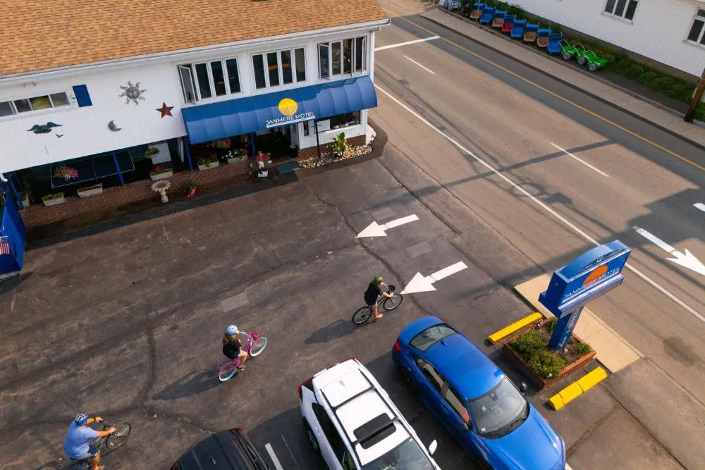 Janmere Motel hotel hero