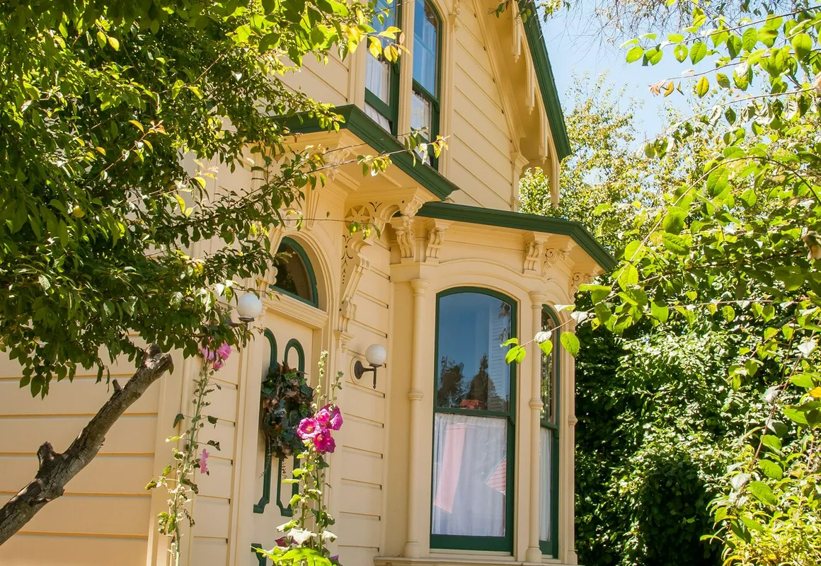 Squibb Houses hotel hero