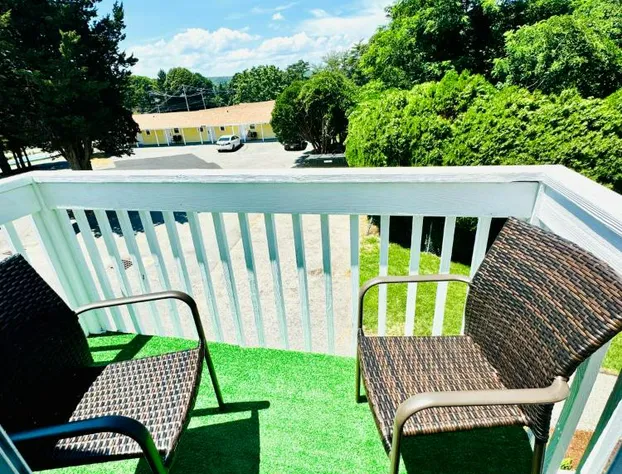 Blue Spruce Motel & Townhouses hotel detail image 4