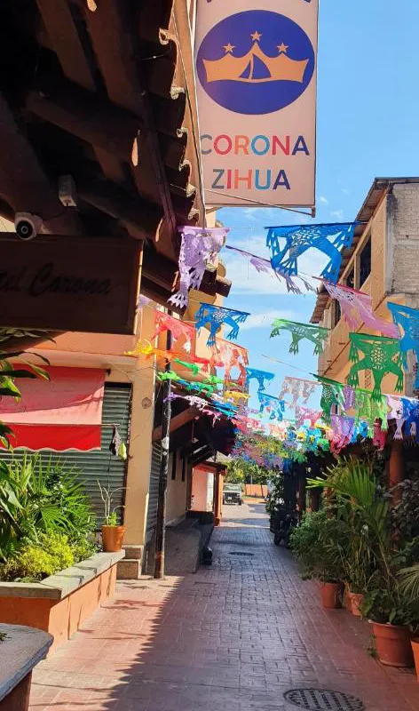 Hotel Corona Zihuatanejo hotel hero