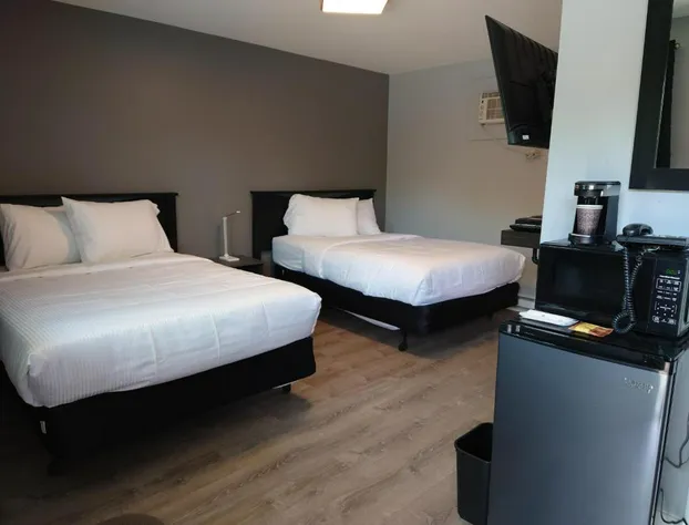 Traveler's Inn hotel detail image 1