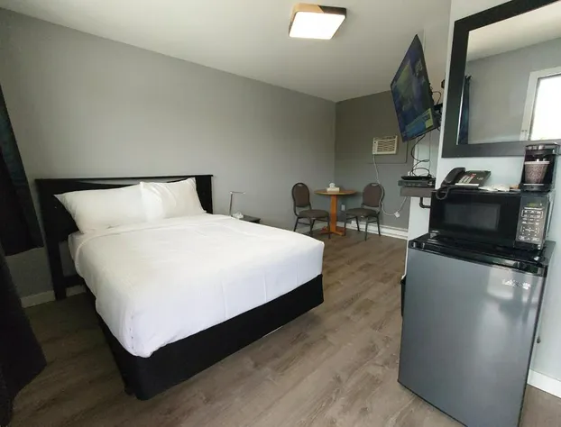 Traveler's Inn hotel detail image 3