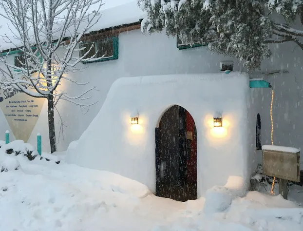 SnowMansion Taos Adventure Lodge hotel detail image 3