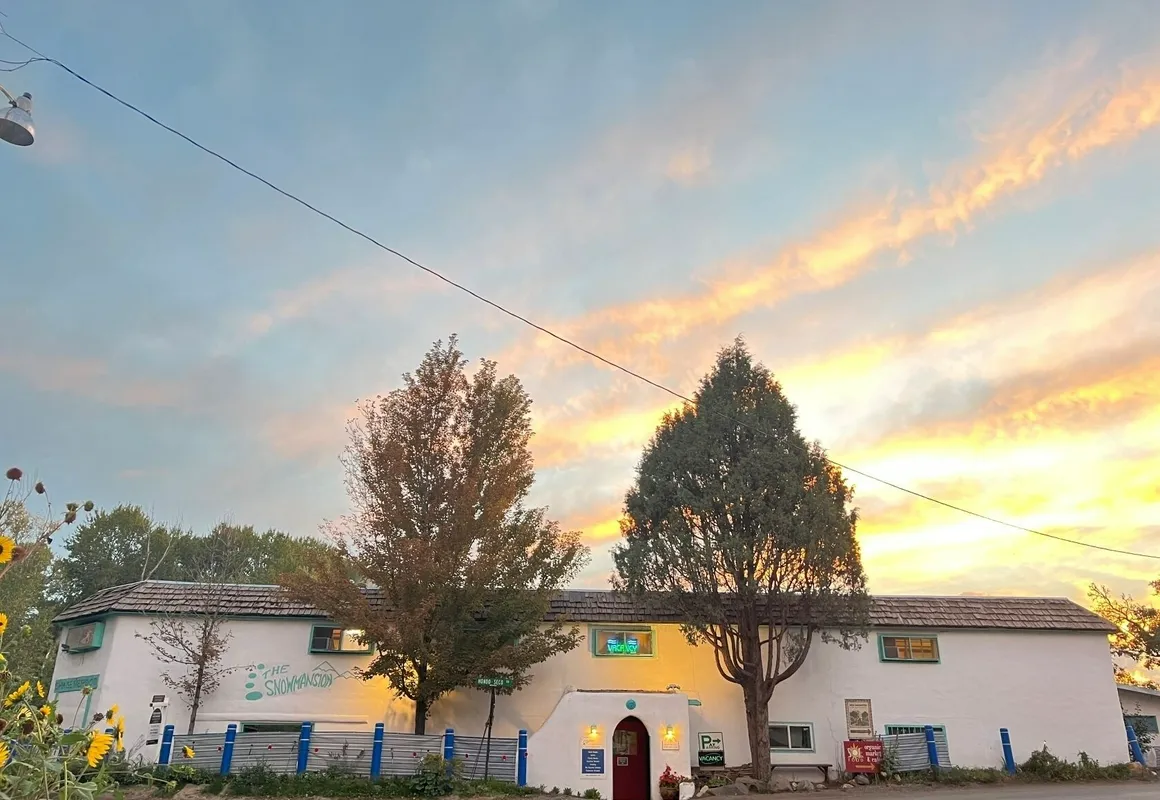 SnowMansion Taos Adventure Lodge hotel hero