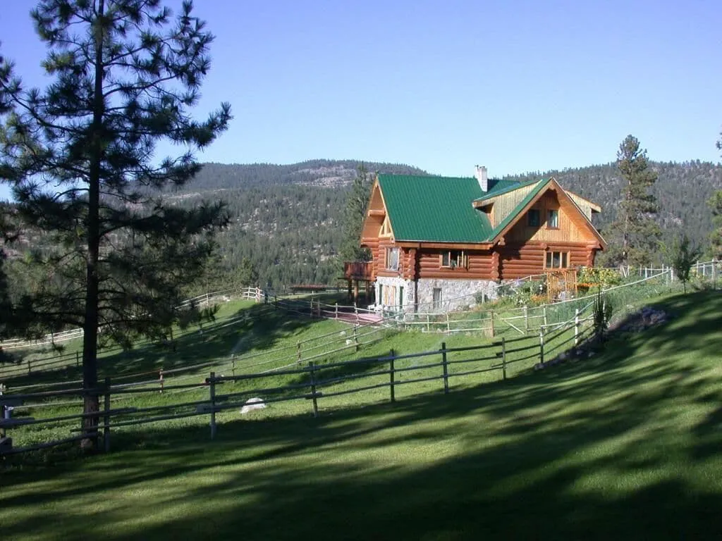 Wildhorse Mountain Guest Ranch hotel hero
