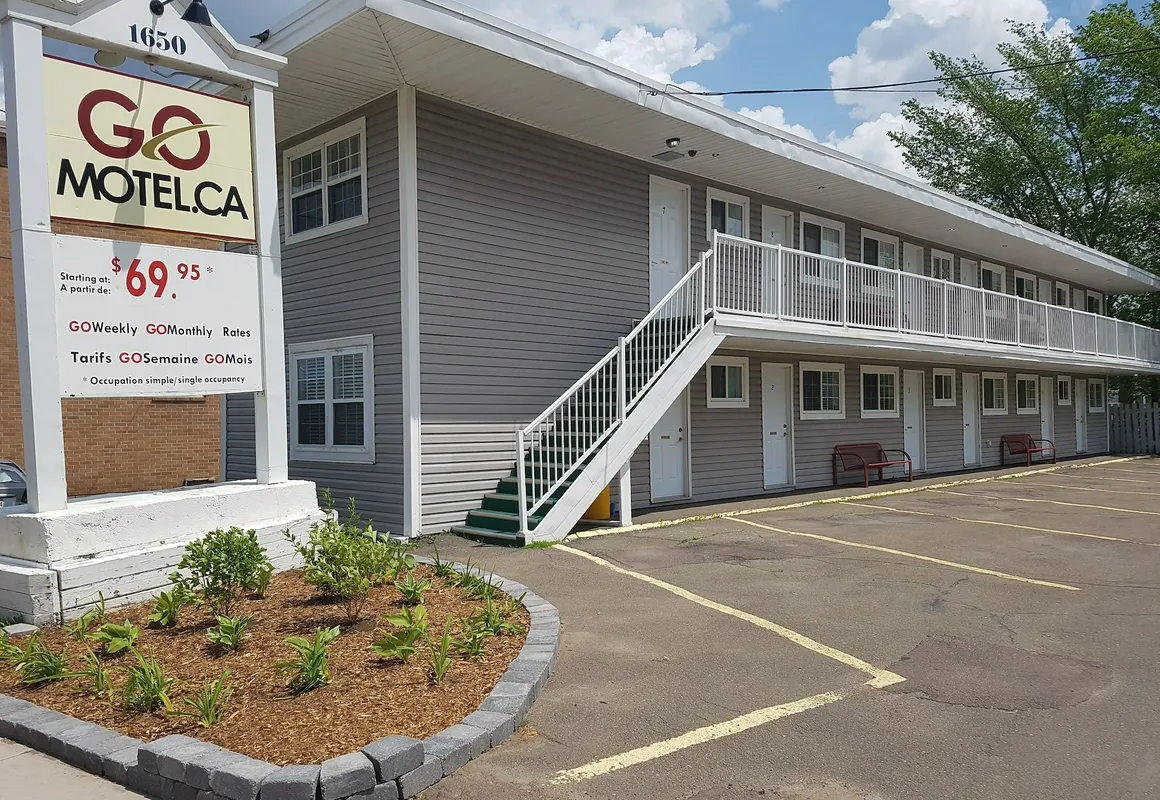 Gomotel.ca hotel hero
