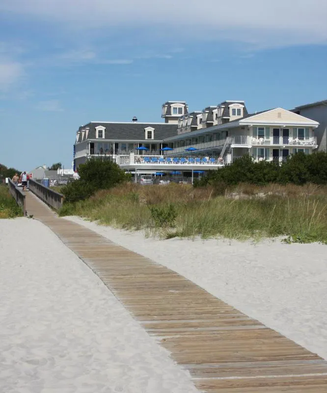 Fleur De Lis Beach Motel hotel hero