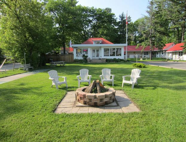 Balm Beach Resort & Motel hotel detail image 3