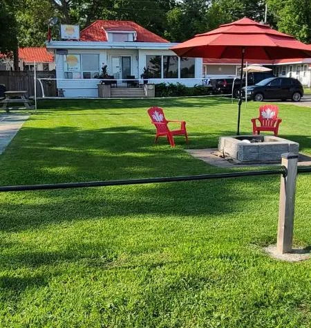 Balm Beach Resort & Motel hotel detail image 1