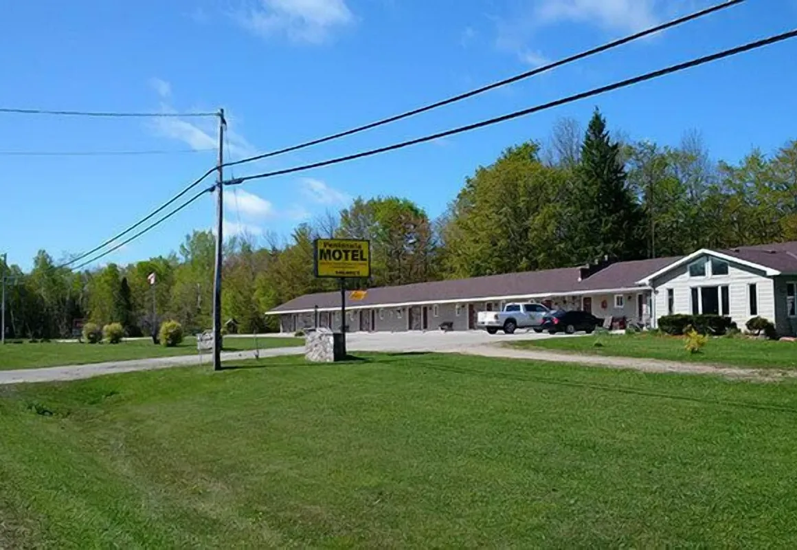 Peninsula Motel hotel hero