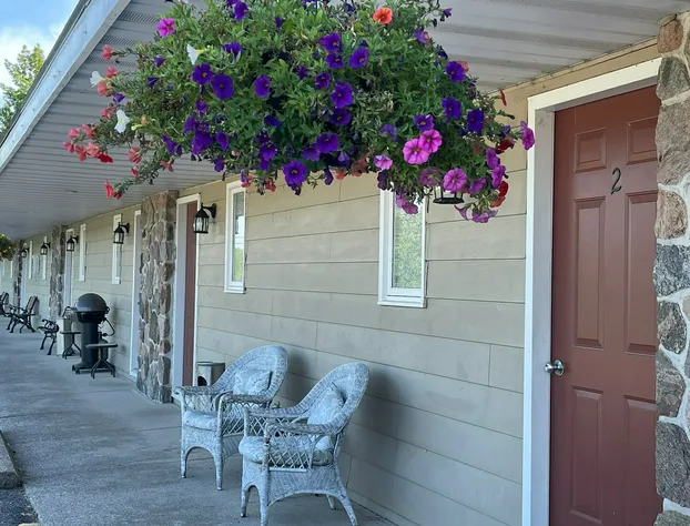 Peninsula Motel hotel detail image 4