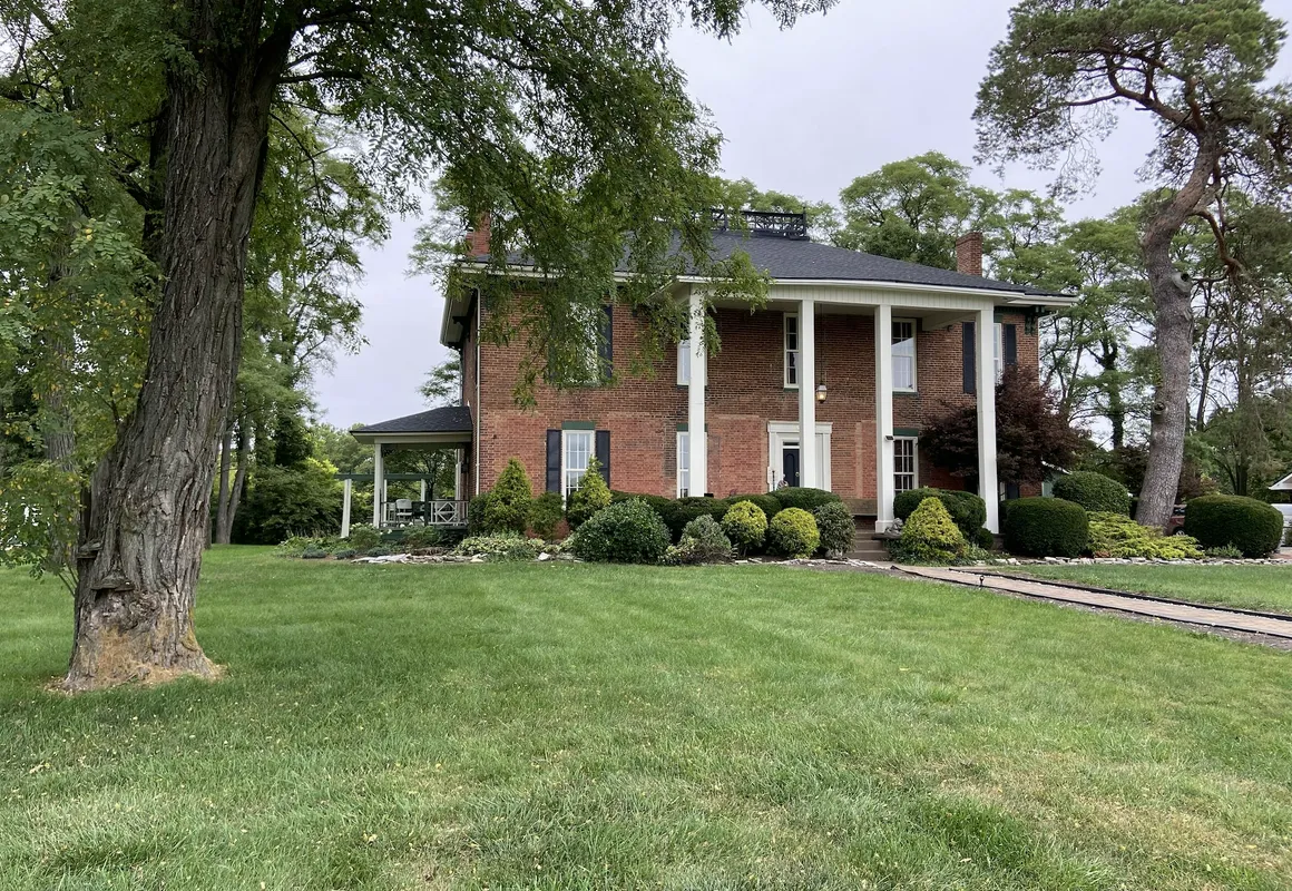 Emma's Bed and Breakfast hotel hero