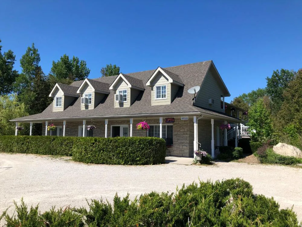 Adventure the Bruce Inn - Recently Renovated With Outdoor Hot Tub hotel hero