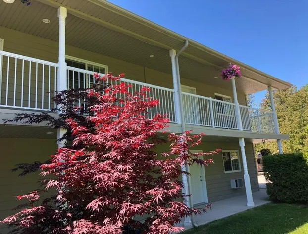 Adventure the Bruce Inn - Recently Renovated With Outdoor Hot Tub hotel detail image 2