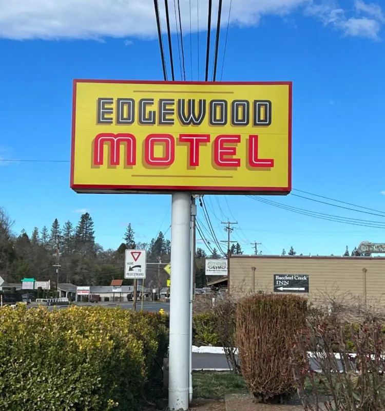 Edgewood Motel hotel hero