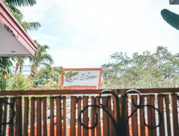 Hollywood Light Haven Lodge hotel detail image 1