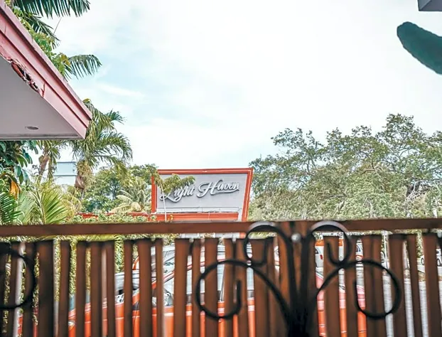 Hollywood Light Haven Lodge hotel detail image 1