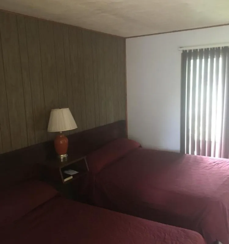 Michael Dee's Apartments hotel hero