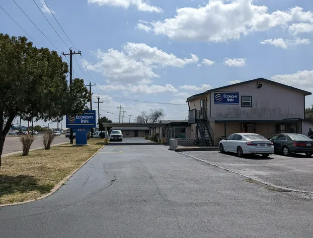 Economy Inn Kingsville hotel detail image 1