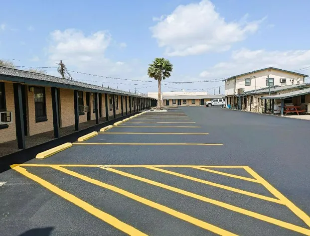 Economy Inn Kingsville hotel detail image 1