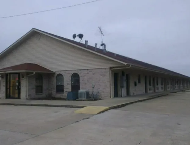 Rest Inn Motel hotel detail image 1