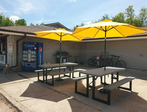 Pinawa Motel hotel detail image 4